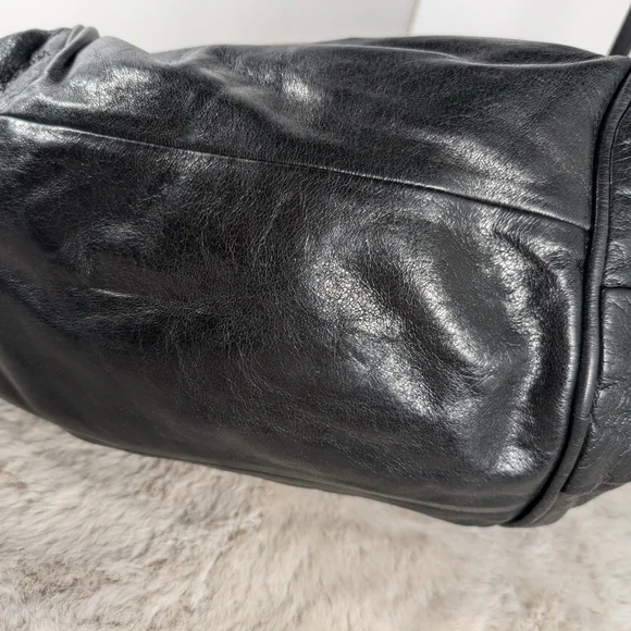 Chloe Black Leather Shoulder Bag with Gold Accents - Picture 6 of 11